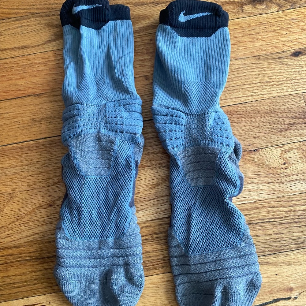 Nike men’s dri-fit basketball socks.